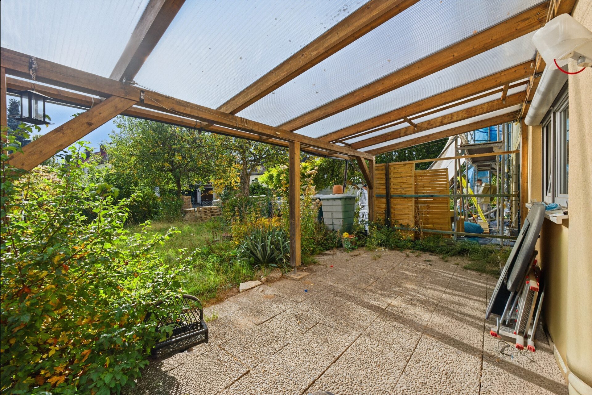Immobilienangebot - Nürnberg - Alle - Doppelhaushälfte mit sechs Zimmern und großem Grundstück 
in ruhiger Wohnlage.

Nürnberg-Moorenbrunn