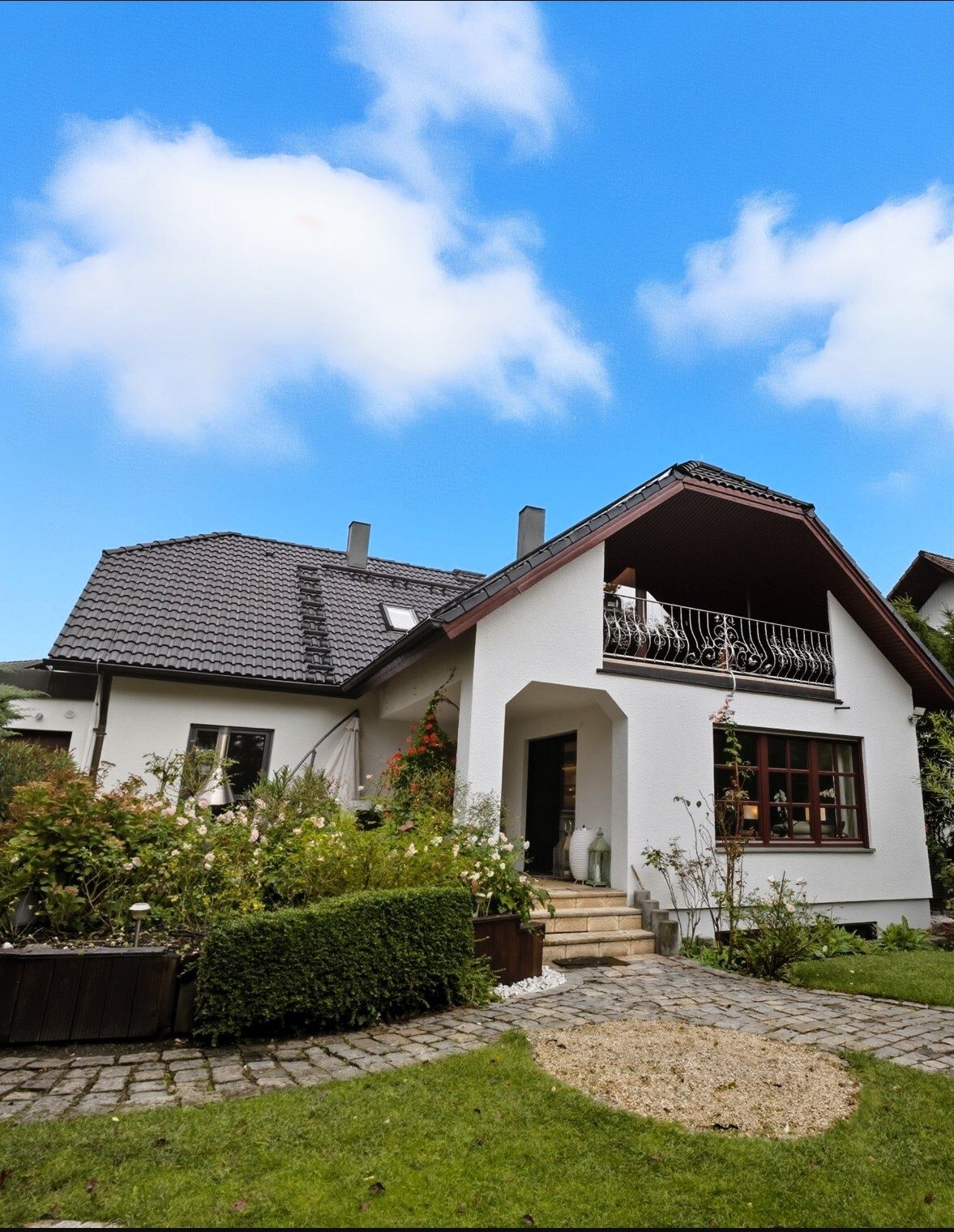 Immobilienangebot - Bamberg - Alle - Exklusives Einfamilienhaus mit herrlichem Südgarten in bester Wohnlage

Bamberg-Berggebiet