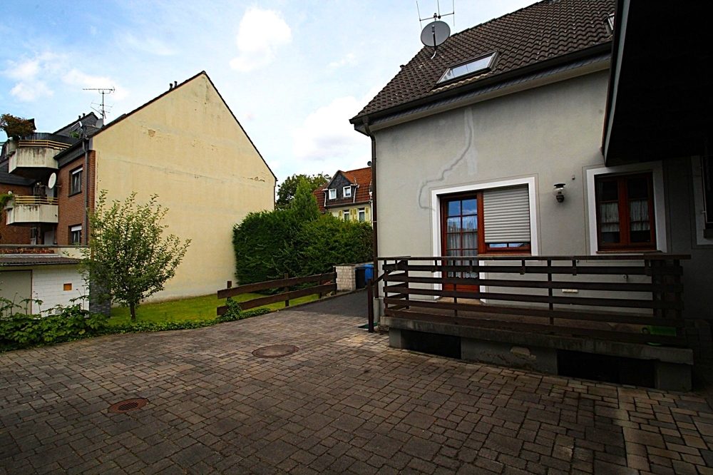 Immobilienangebot - Solingen - Alle - Kernsaniertes Einfamilienhaus mit (Bau)-Grundstück und großem Anbau mit vielen Nutzungsmöglichkeiten