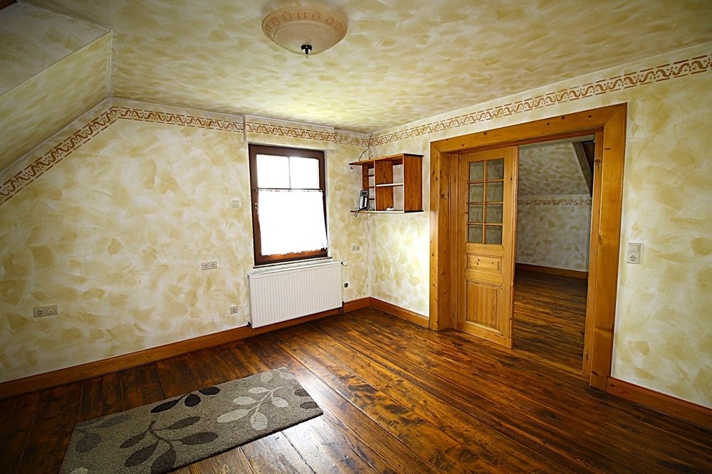 Immobilienangebot - Solingen - Alle - Kernsaniertes Einfamilienhaus mit (Bau)-Grundstück und großem Anbau mit vielen Nutzungsmöglichkeiten