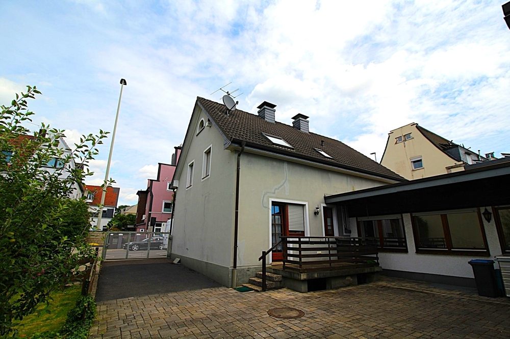 Immobilienangebot - Solingen - Alle - Kernsaniertes Einfamilienhaus mit (Bau)-Grundstück und großem Anbau mit vielen Nutzungsmöglichkeiten