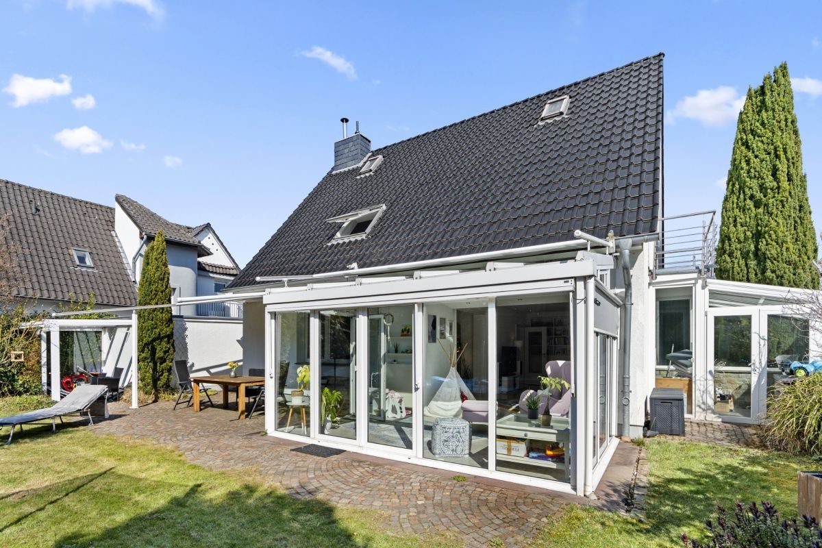 Immobilienangebot - Köln - Alle - Mit 3D-Rundgang & Video: Freistehendes Einfamilienhaus mit guter Raumaufteilung und vielen Highlights!