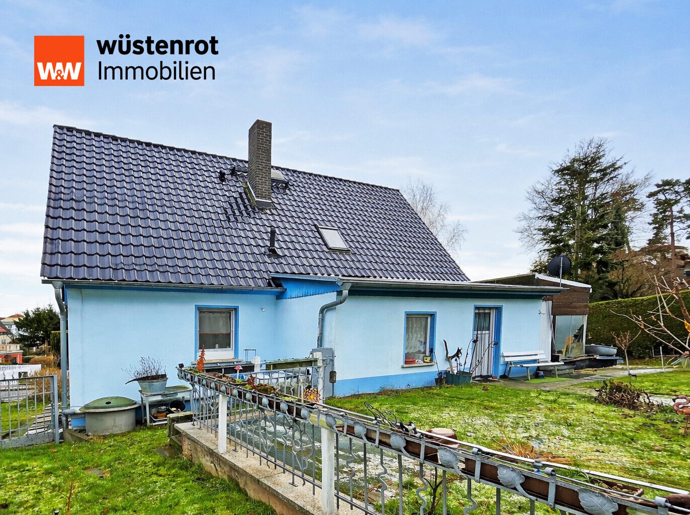 Immobilienangebot - Bansin - Alle - FÜR EINE ODER ZWEI FAMILIEN UND FAST AM STRAND: HAUS MIT WINTERGARTEN + ZWEI BÄDERN + ZWEI GARAGEN