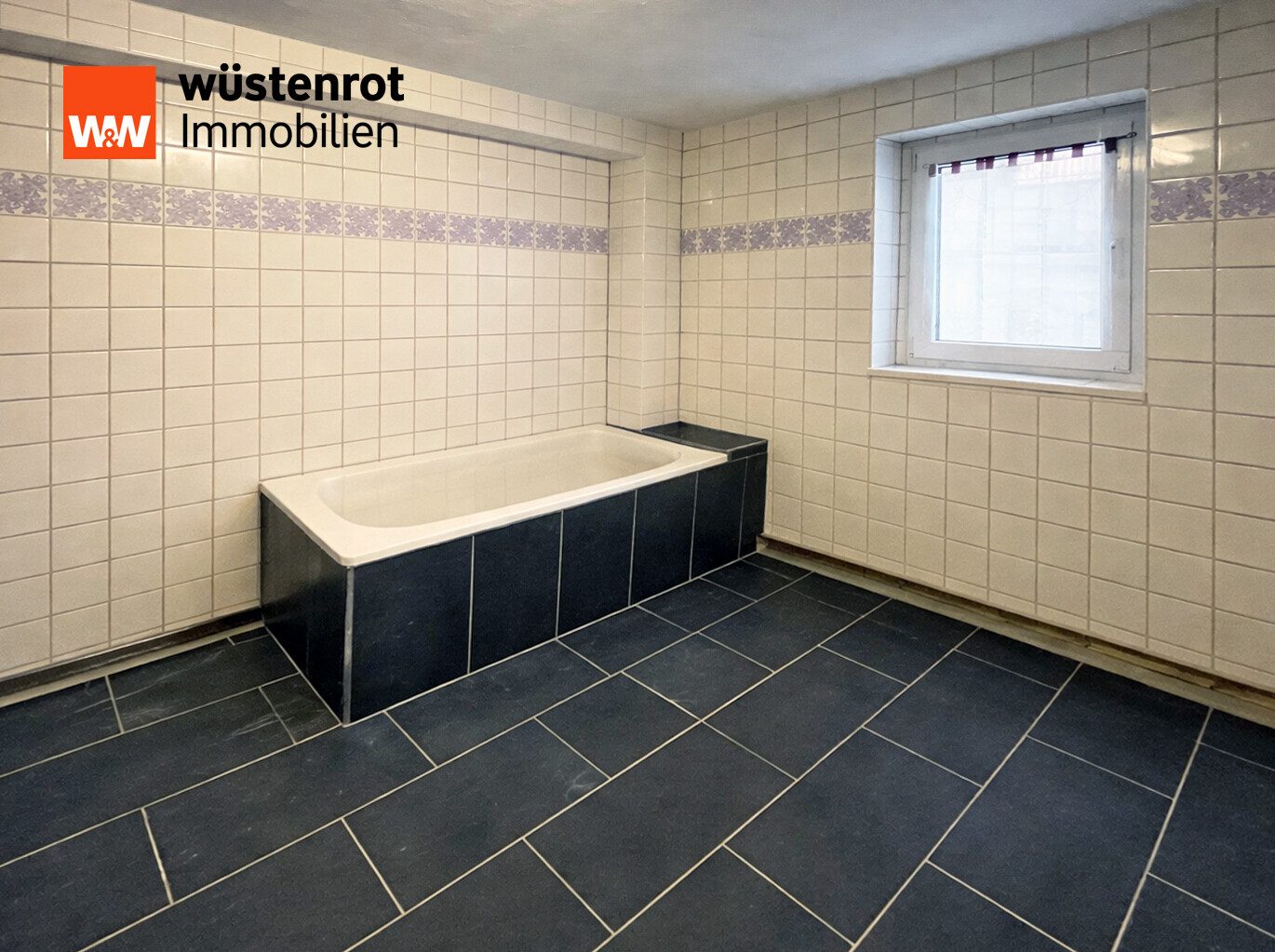 Immobilienangebot - Bansin - Alle - FÜR EINE ODER ZWEI FAMILIEN UND FAST AM STRAND: HAUS MIT WINTERGARTEN + ZWEI BÄDERN + ZWEI GARAGEN