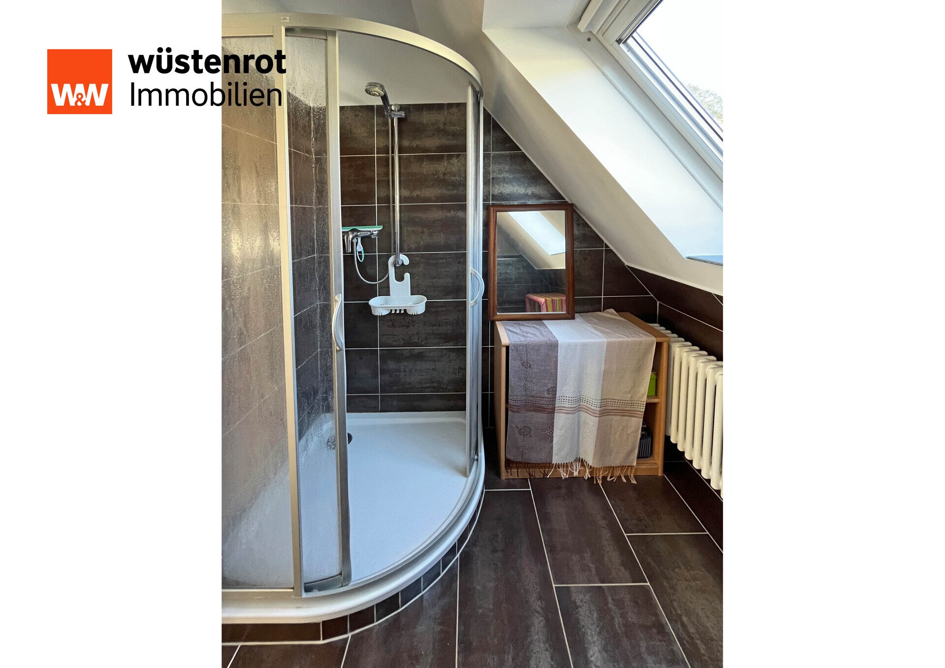 Immobilienangebot - Bansin - Alle - FÜR EINE ODER ZWEI FAMILIEN UND FAST AM STRAND: HAUS MIT WINTERGARTEN + ZWEI BÄDERN + ZWEI GARAGEN