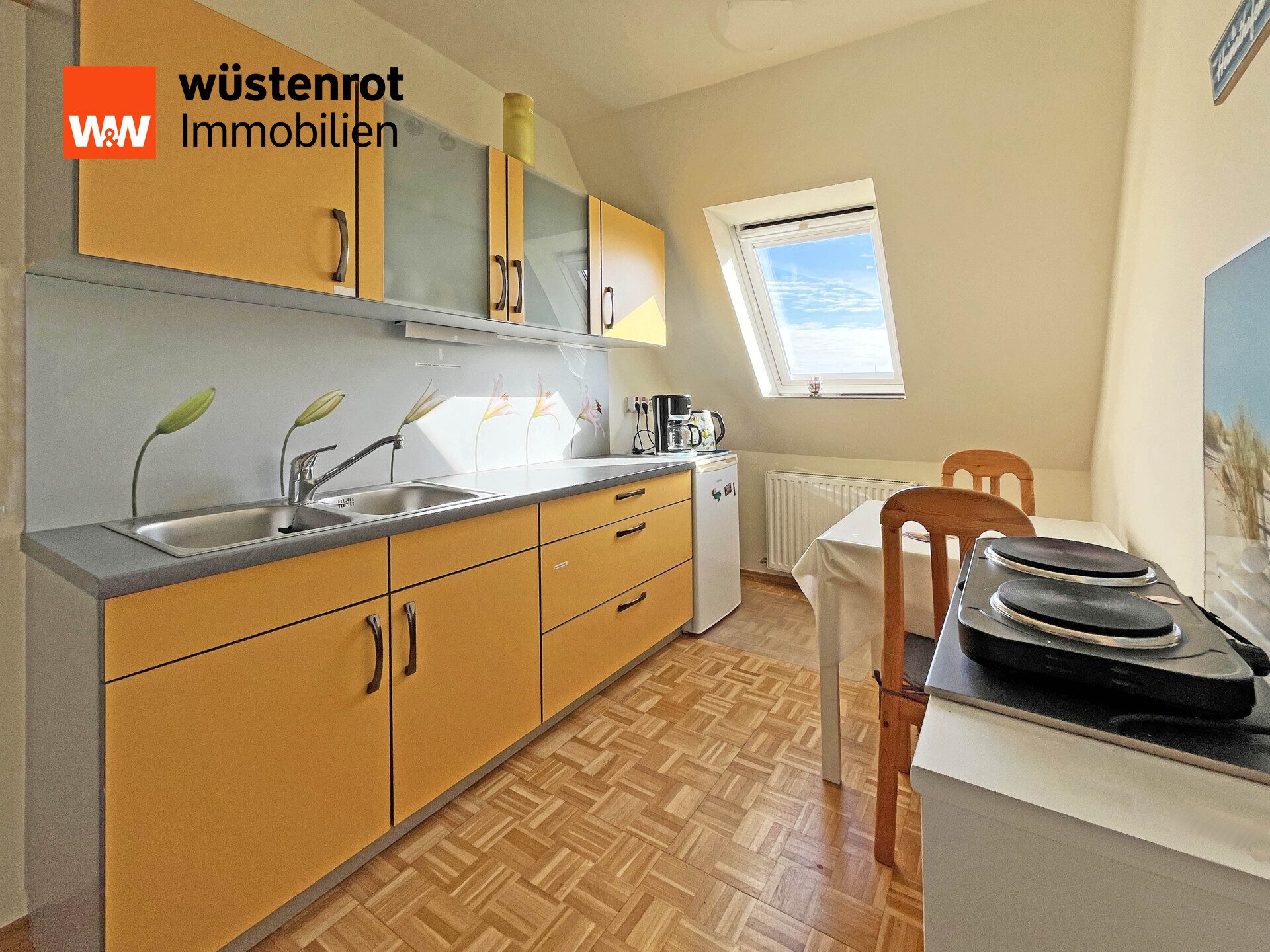 Immobilienangebot - Bansin - Alle - FÜR EINE ODER ZWEI FAMILIEN UND FAST AM STRAND: HAUS MIT WINTERGARTEN + ZWEI BÄDERN + ZWEI GARAGEN