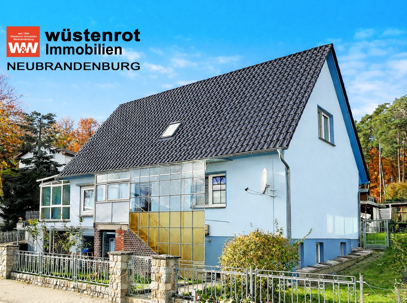 Immobilienangebot - Bansin - Alle - FÜR EINE ODER ZWEI FAMILIEN UND FAST AM STRAND: HAUS MIT WINTERGARTEN + ZWEI BÄDERN + ZWEI GARAGEN