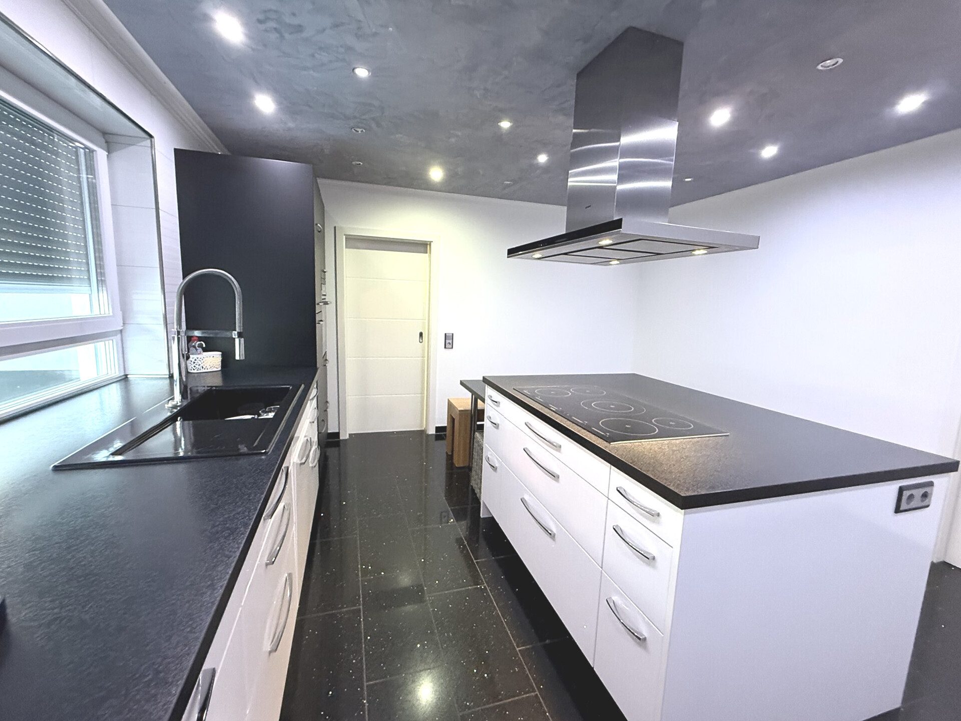 Immobilienangebot - Altlußheim - Alle - Großzügige neuwertige Stadtvilla -exklusives Wohnen auf 345m² in Altlußheim