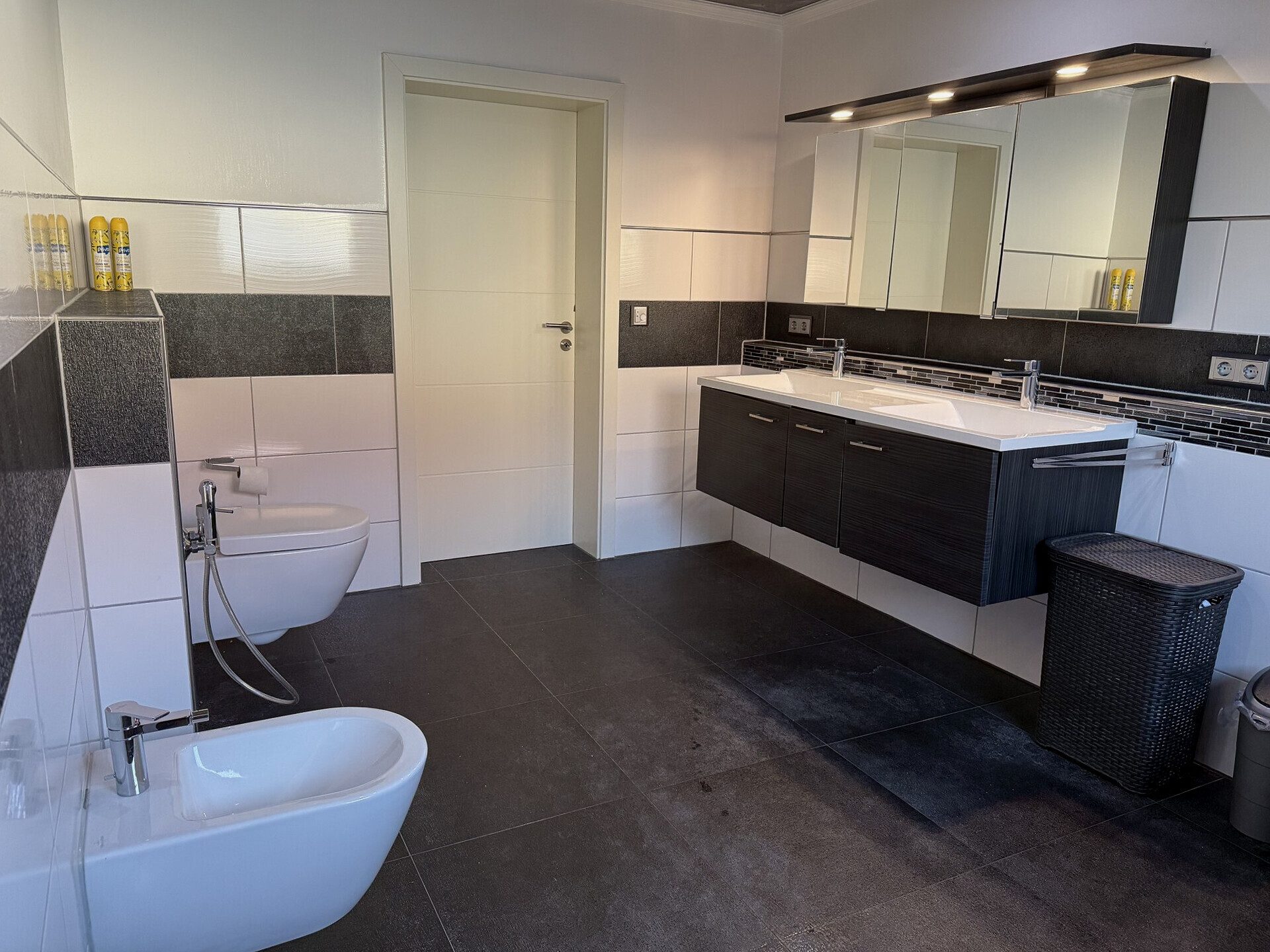 Immobilienangebot - Altlußheim - Alle - Großzügige neuwertige Stadtvilla -exklusives Wohnen auf 345m² in Altlußheim