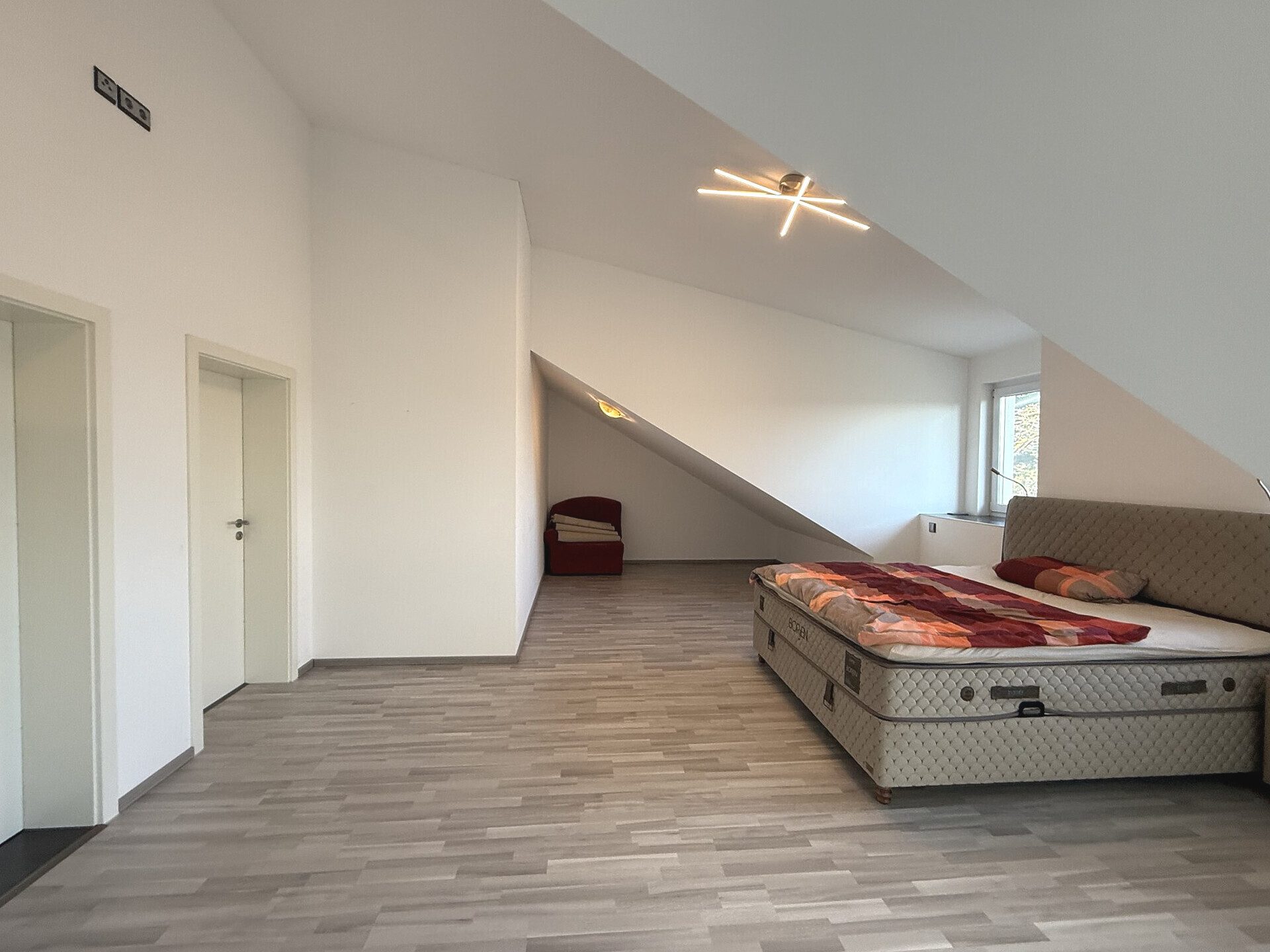 Immobilienangebot - Altlußheim - Alle - Großzügige neuwertige Stadtvilla -exklusives Wohnen auf 345m² in Altlußheim