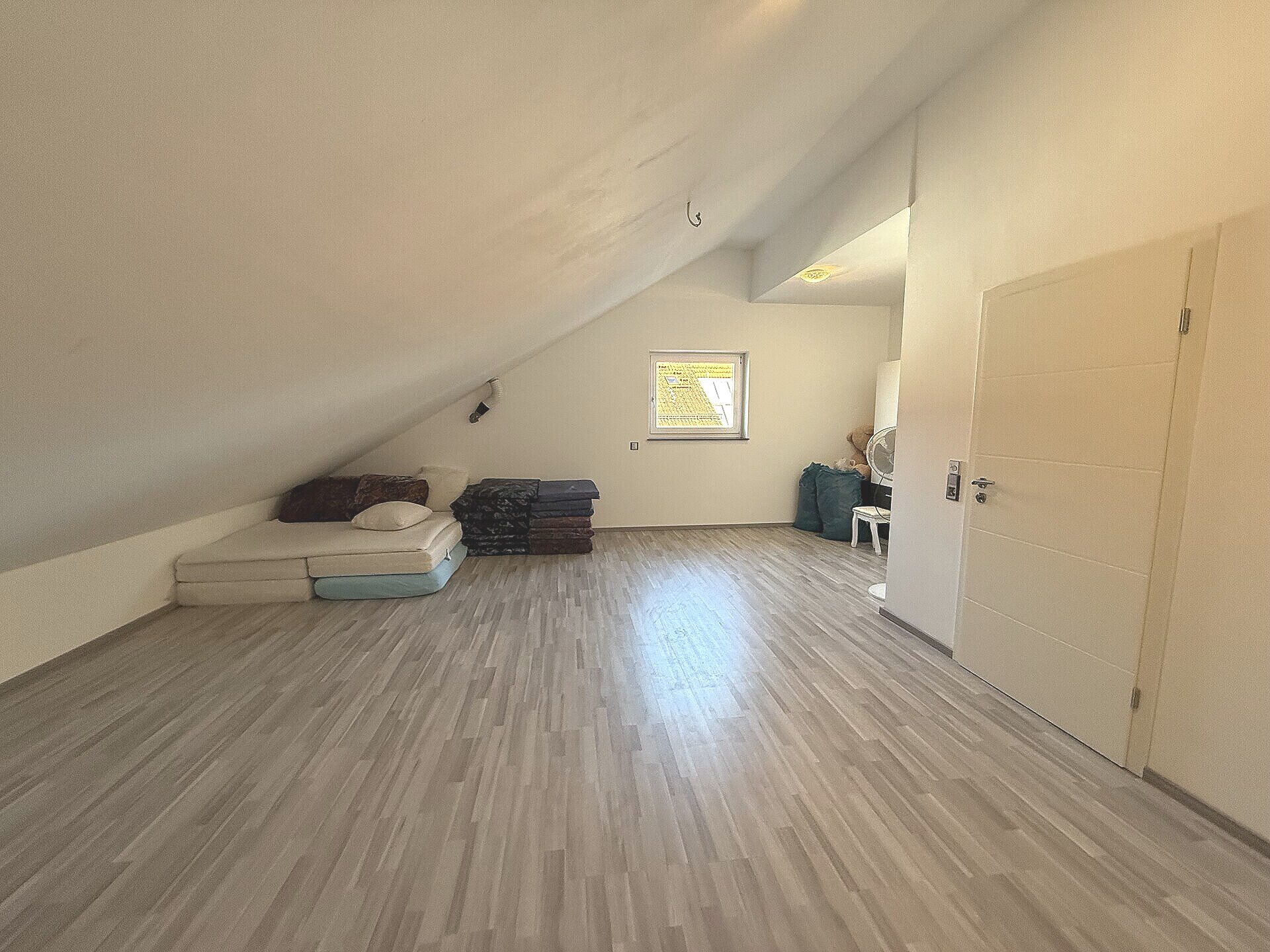 Immobilienangebot - Altlußheim - Alle - Großzügige neuwertige Stadtvilla -exklusives Wohnen auf 345m² in Altlußheim
