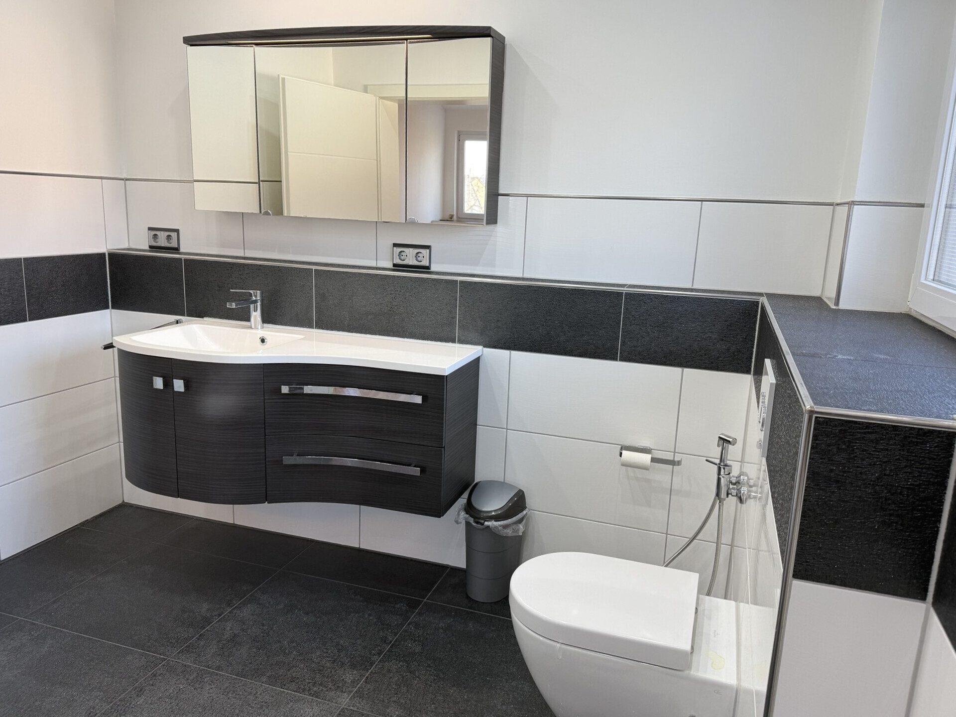 Immobilienangebot - Altlußheim - Alle - Großzügige neuwertige Stadtvilla -exklusives Wohnen auf 345m² in Altlußheim