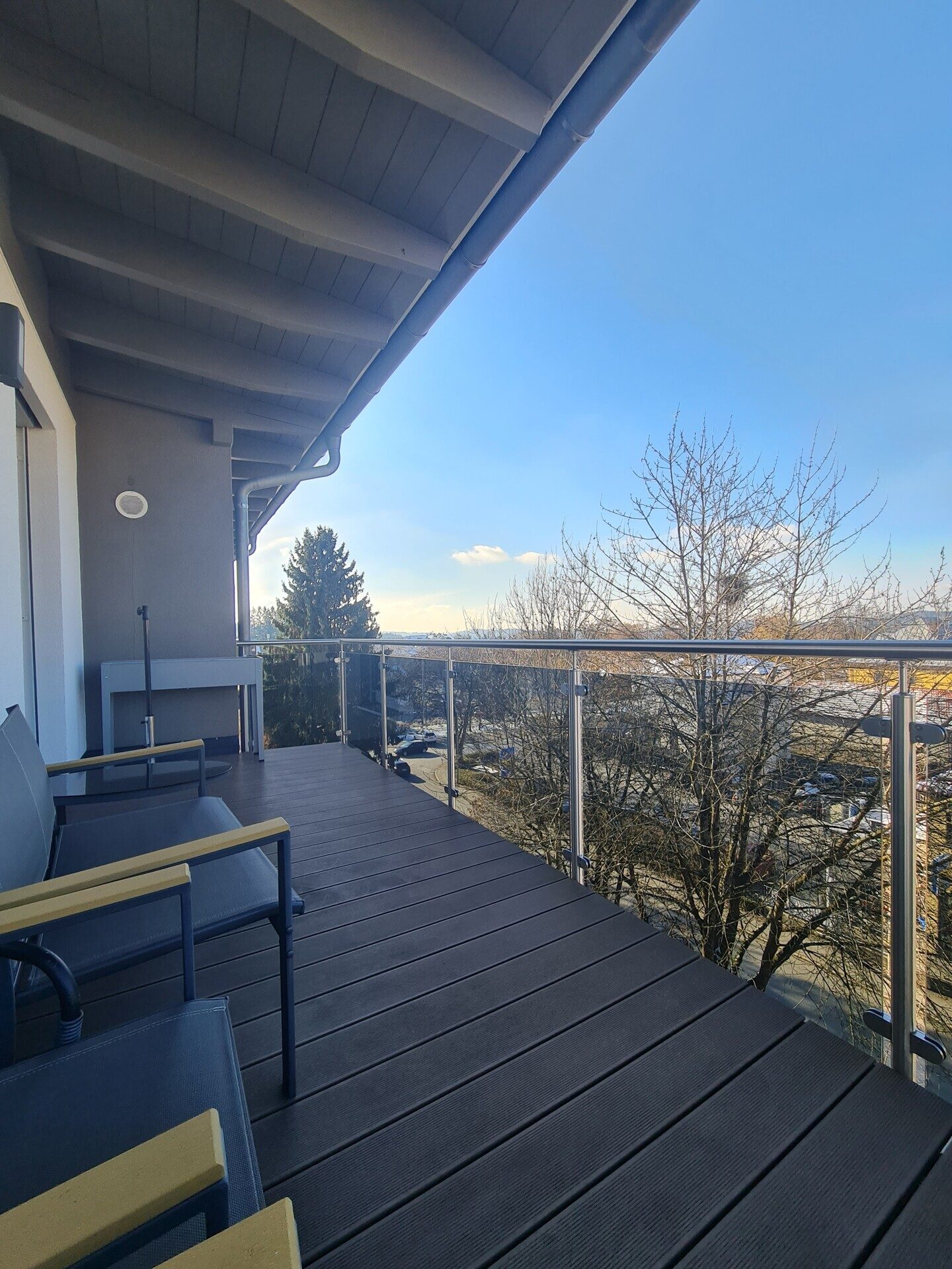 Immobilienangebot - Tittling - Alle - Tolle, enrgieeffizienete Wohnung die keine Wünsche offen lässt. Garage, Stellplatz, EBK, Balkon usw.