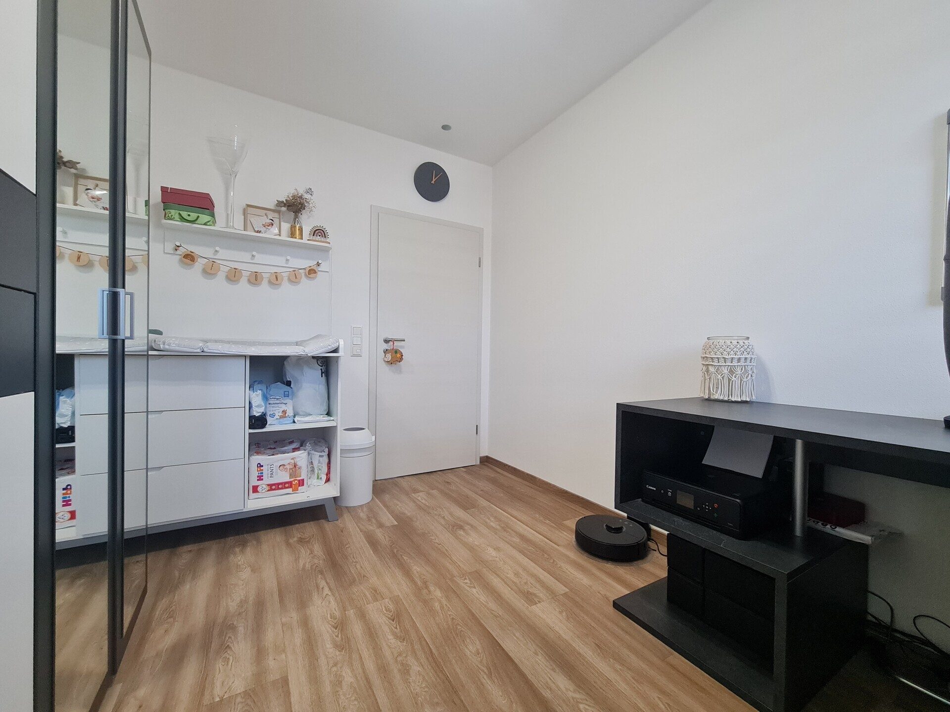 Immobilienangebot - Tittling - Alle - Tolle, enrgieeffizienete Wohnung die keine Wünsche offen lässt. Garage, Stellplatz, EBK, Balkon usw.