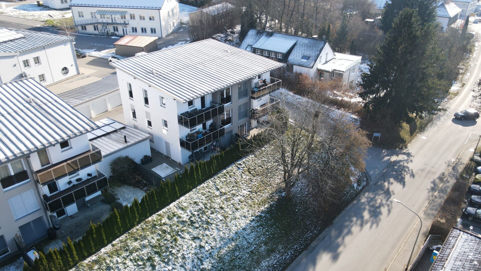 Immobilienangebot - Tittling - Alle - Tolle, enrgieeffizienete Wohnung die keine Wünsche offen lässt. Garage, Stellplatz, EBK, Balkon usw.