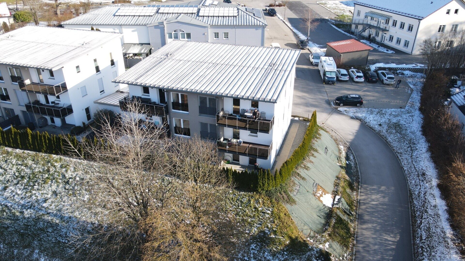 Immobilienangebot - Tittling - Alle - Tolle, enrgieeffizienete Wohnung die keine Wünsche offen lässt. Garage, Stellplatz, EBK, Balkon usw.