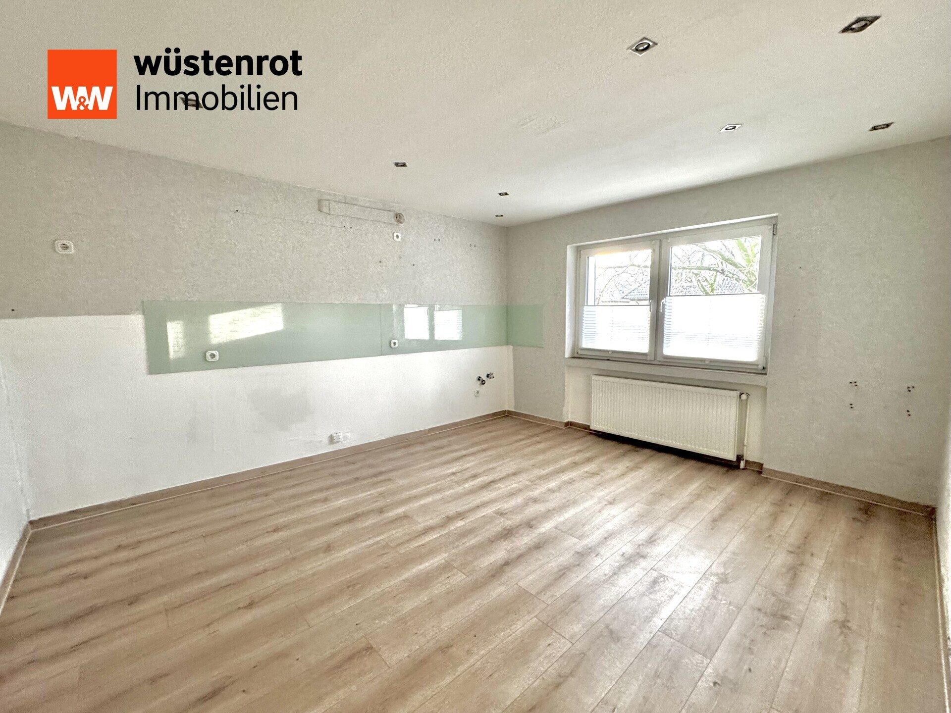 Immobilienangebot - Marl / Drewer - Alle - Zweifamilienhaus, großer Garten, Doppelgarage, Balkon und Terrasse, moderne Heizung, moderne Fenster