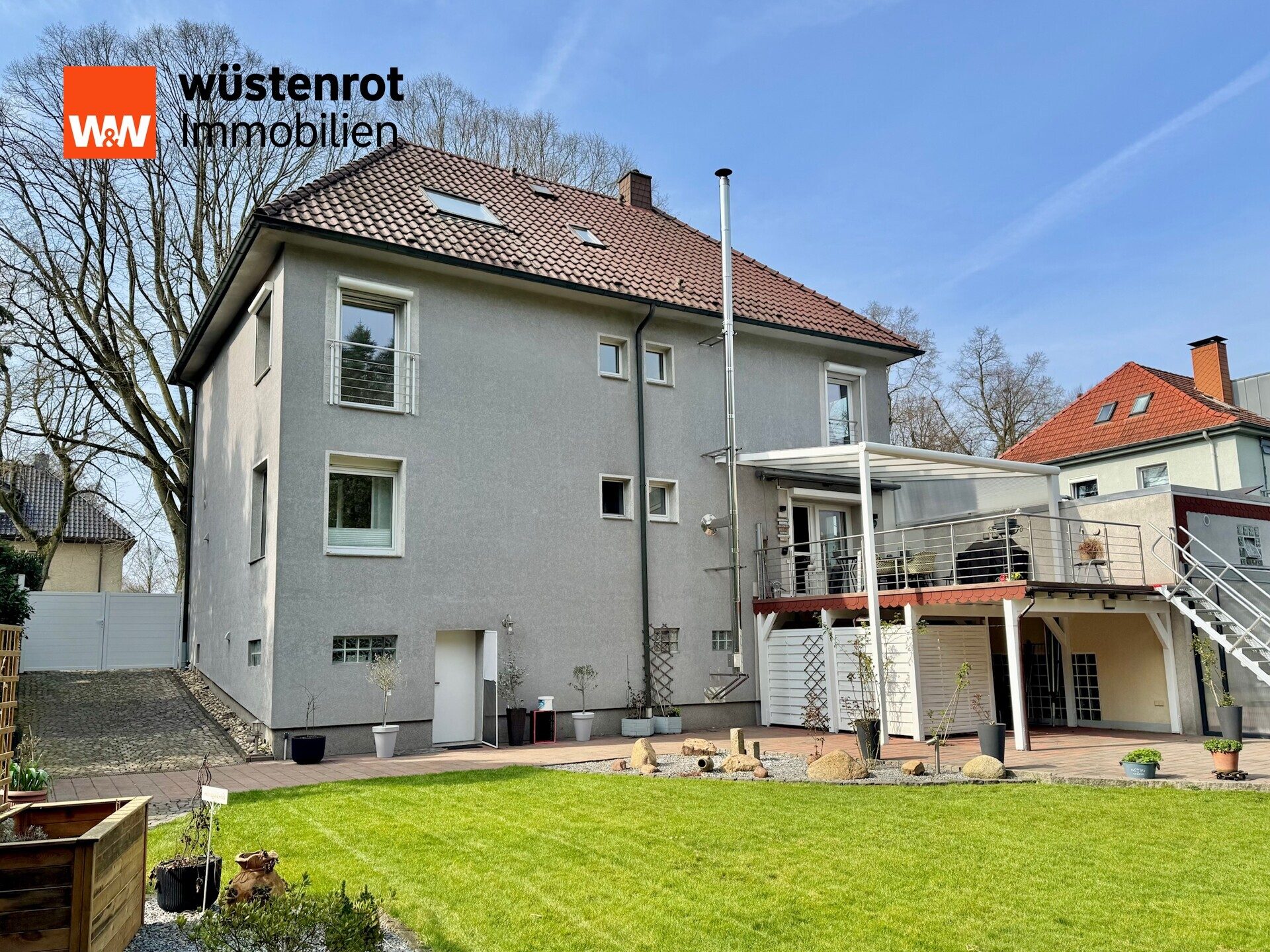 Immobilienangebot - Marl / Drewer - Alle - Zweifamilienhaus, großer Garten, Doppelgarage, Balkon und Terrasse, moderne Heizung, moderne Fenster