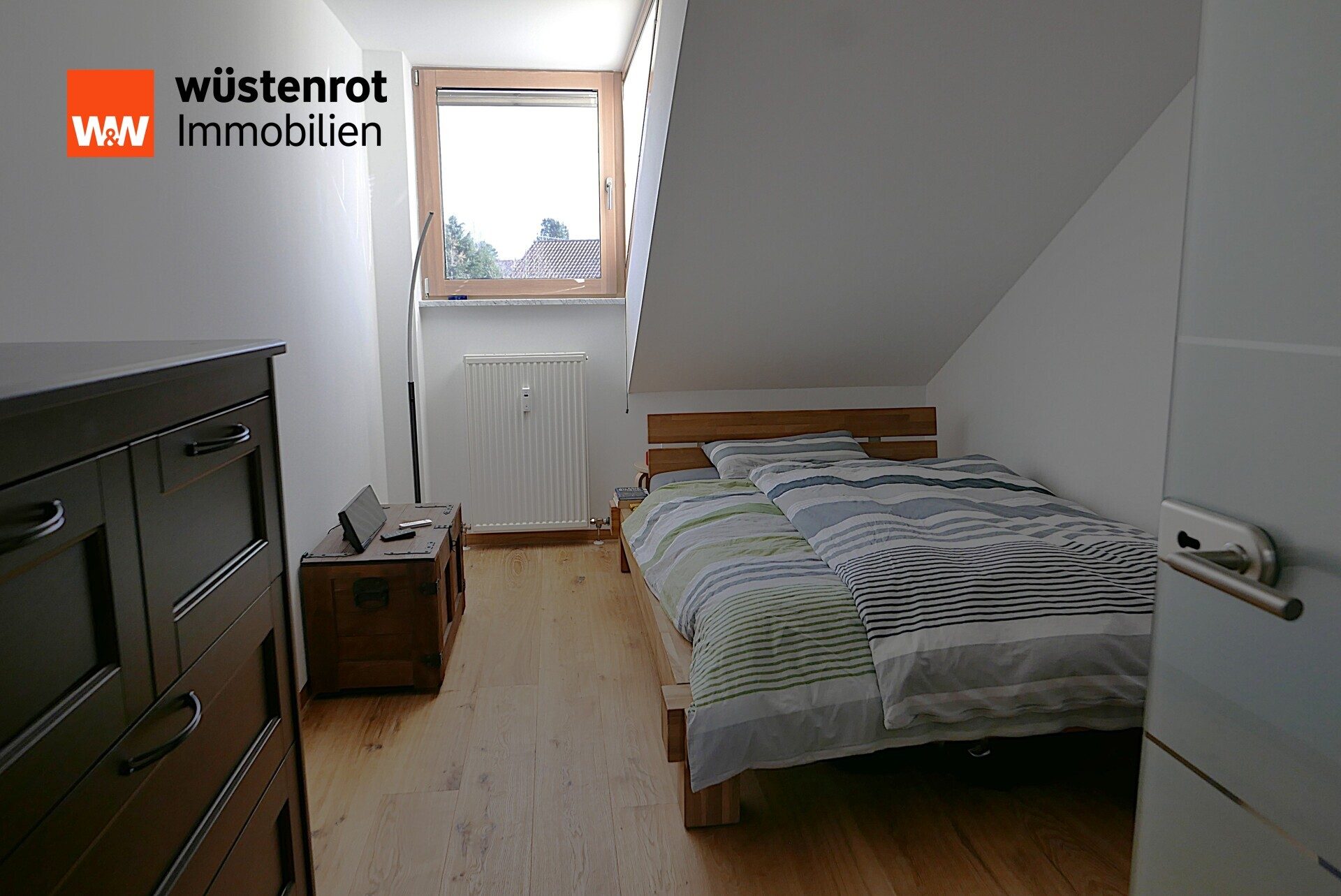 Immobilienangebot - Loßburg - Alle - Neuwertige und exclusiv ausgestattete 3-Zimmer-Eigentumswohnung am Ortsrand von Loßburg.