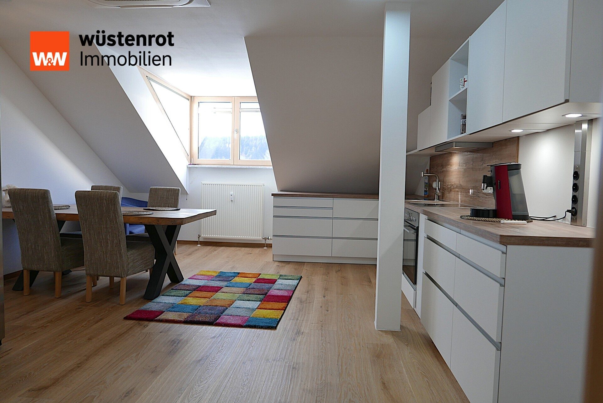 Immobilienangebot - Loßburg - Alle - Neuwertige und exclusiv ausgestattete 3-Zimmer-Eigentumswohnung am Ortsrand von Loßburg.