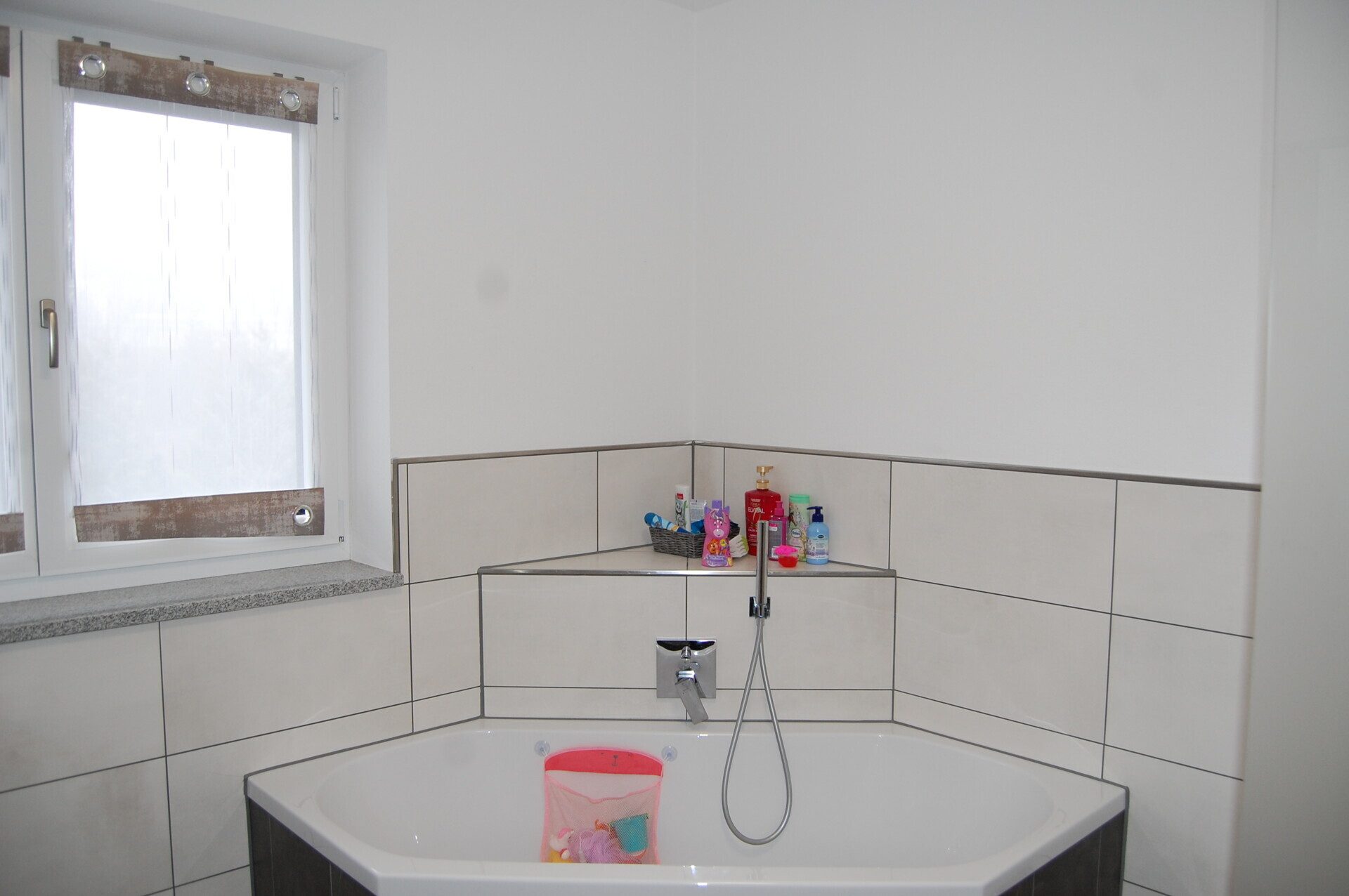 Immobilienangebot - Windberg - Alle - Neuwertige energieeffiziente Doppelhaushälfte mit PV-Anlage und großzügigem Platzangebot in Windberg