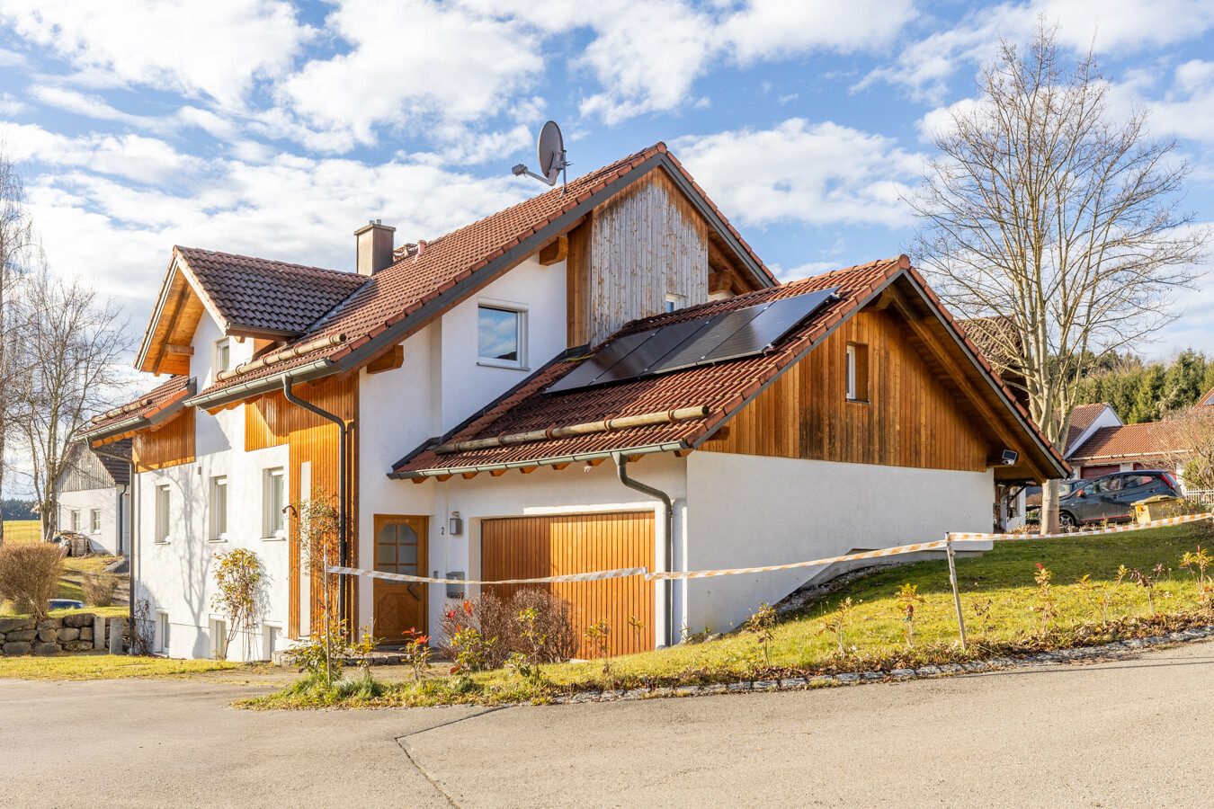 Immobilienangebot - Jengen / Beckstetten - Alle - Stilvolles Einfamilienhaus mit traumhaftem Ausblick, Doppelgarage & Vollunterkellerung