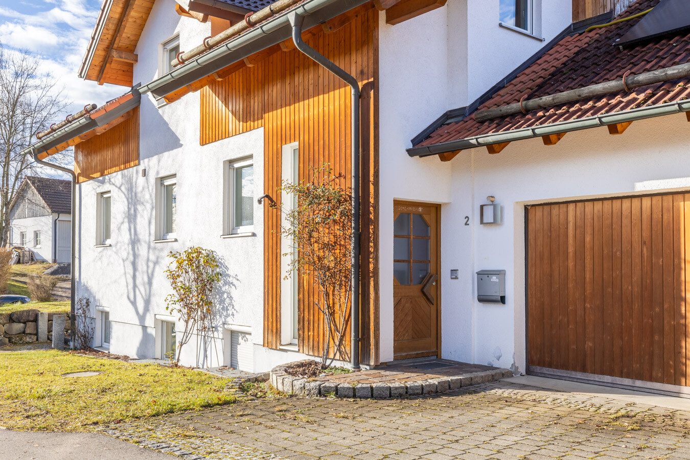 Immobilienangebot - Jengen / Beckstetten - Alle - Stilvolles Einfamilienhaus mit traumhaftem Ausblick, Doppelgarage & Vollunterkellerung