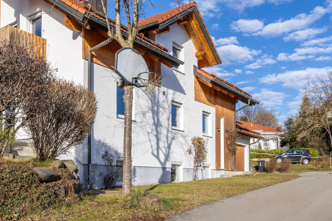 Immobilienangebot - Jengen / Beckstetten - Alle - Stilvolles Einfamilienhaus mit traumhaftem Ausblick, Doppelgarage & Vollunterkellerung
