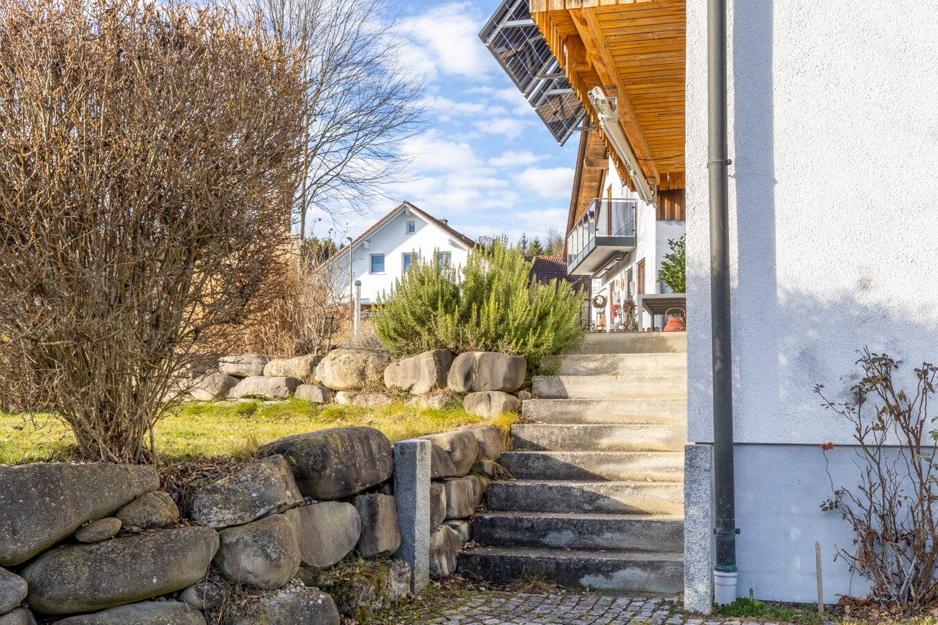 Immobilienangebot - Jengen / Beckstetten - Alle - Stilvolles Einfamilienhaus mit traumhaftem Ausblick, Doppelgarage & Vollunterkellerung