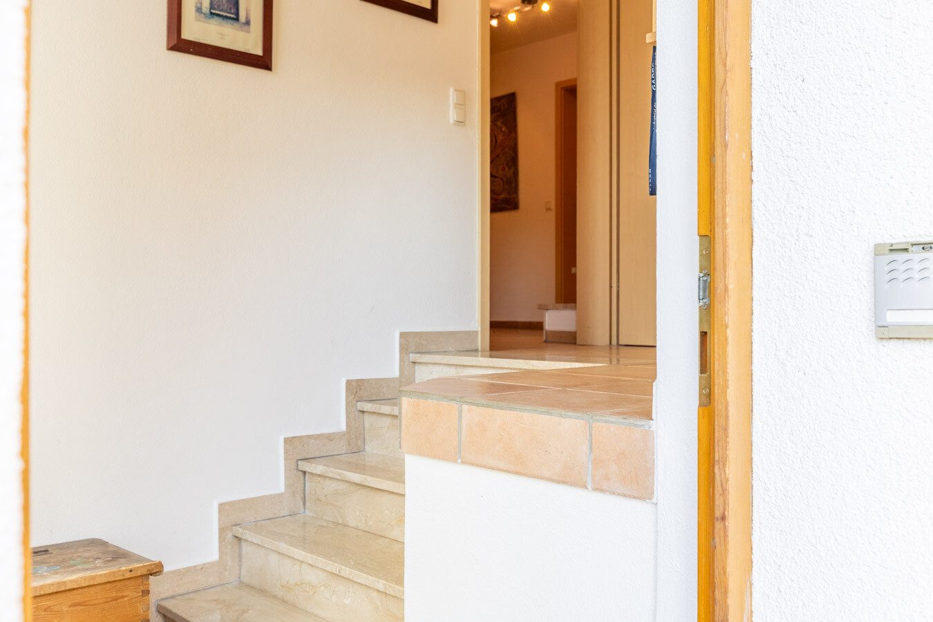 Immobilienangebot - Jengen / Beckstetten - Alle - Stilvolles Einfamilienhaus mit traumhaftem Ausblick, Doppelgarage & Vollunterkellerung