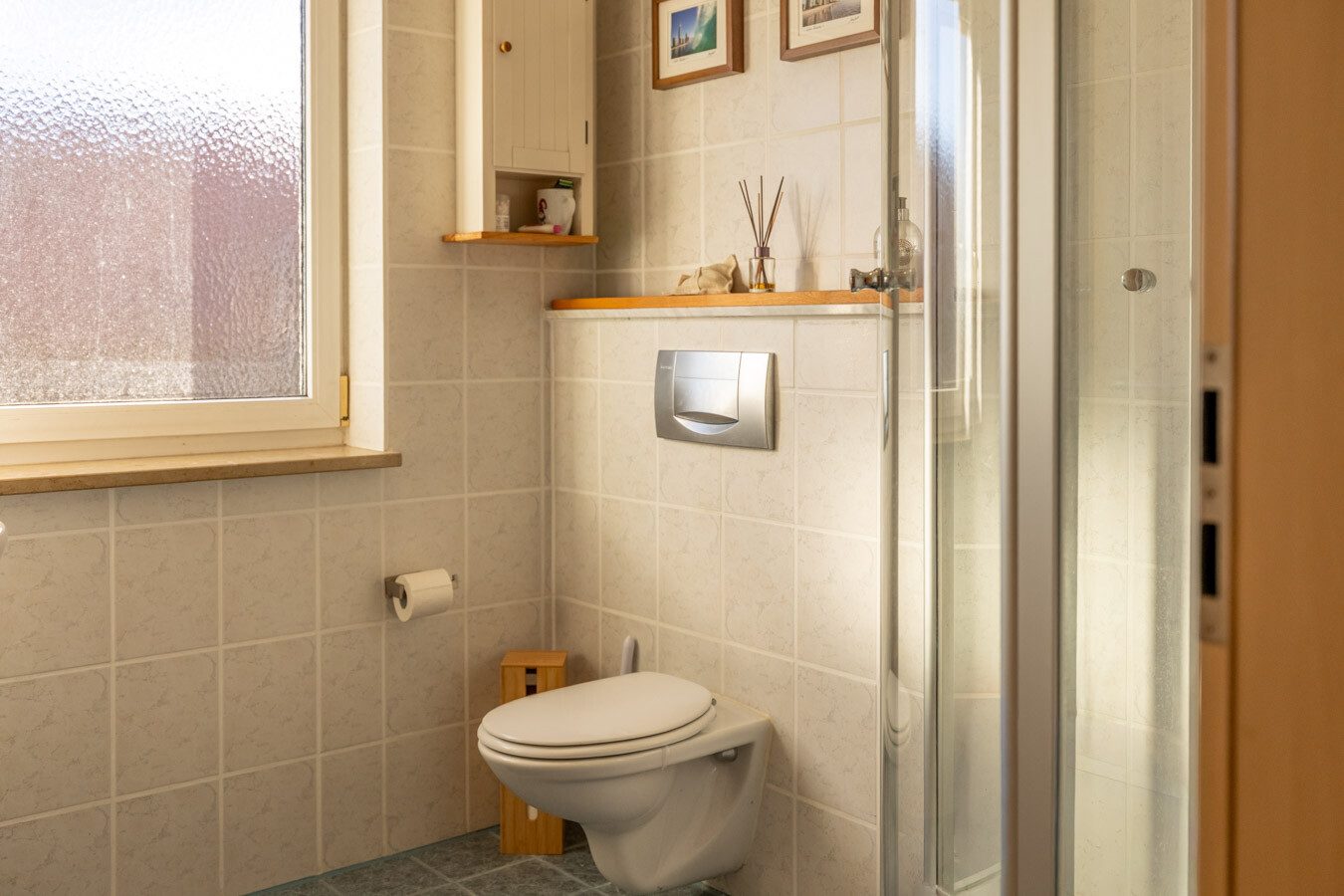 Immobilienangebot - Jengen / Beckstetten - Alle - Stilvolles Einfamilienhaus mit traumhaftem Ausblick, Doppelgarage & Vollunterkellerung
