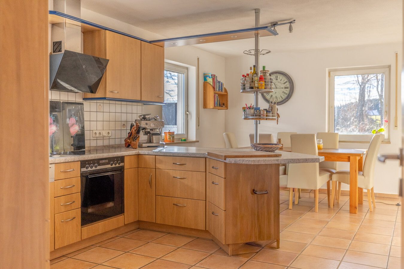 Immobilienangebot - Jengen / Beckstetten - Alle - Stilvolles Einfamilienhaus mit traumhaftem Ausblick, Doppelgarage & Vollunterkellerung