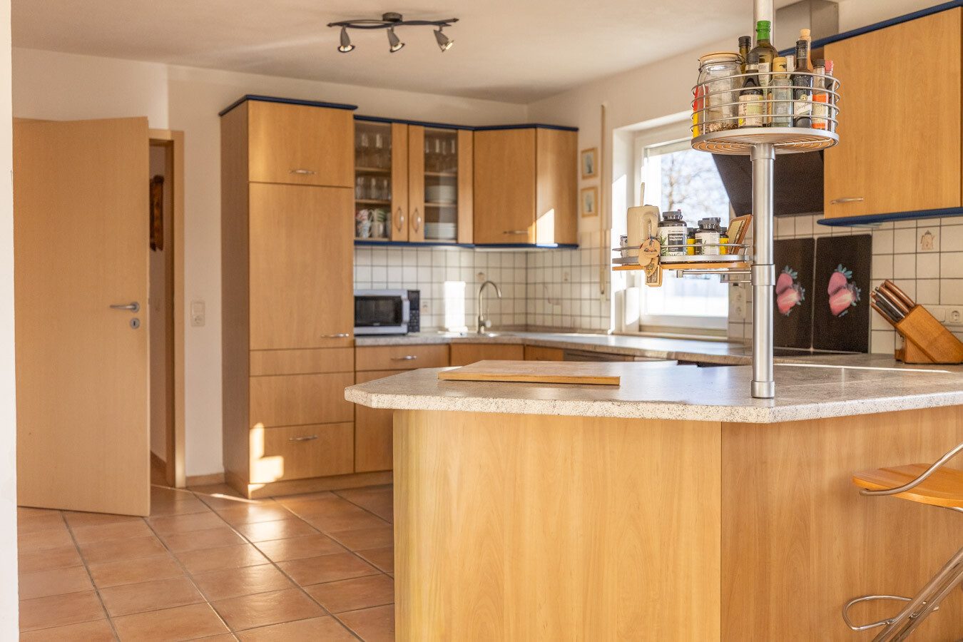 Immobilienangebot - Jengen / Beckstetten - Alle - Stilvolles Einfamilienhaus mit traumhaftem Ausblick, Doppelgarage & Vollunterkellerung