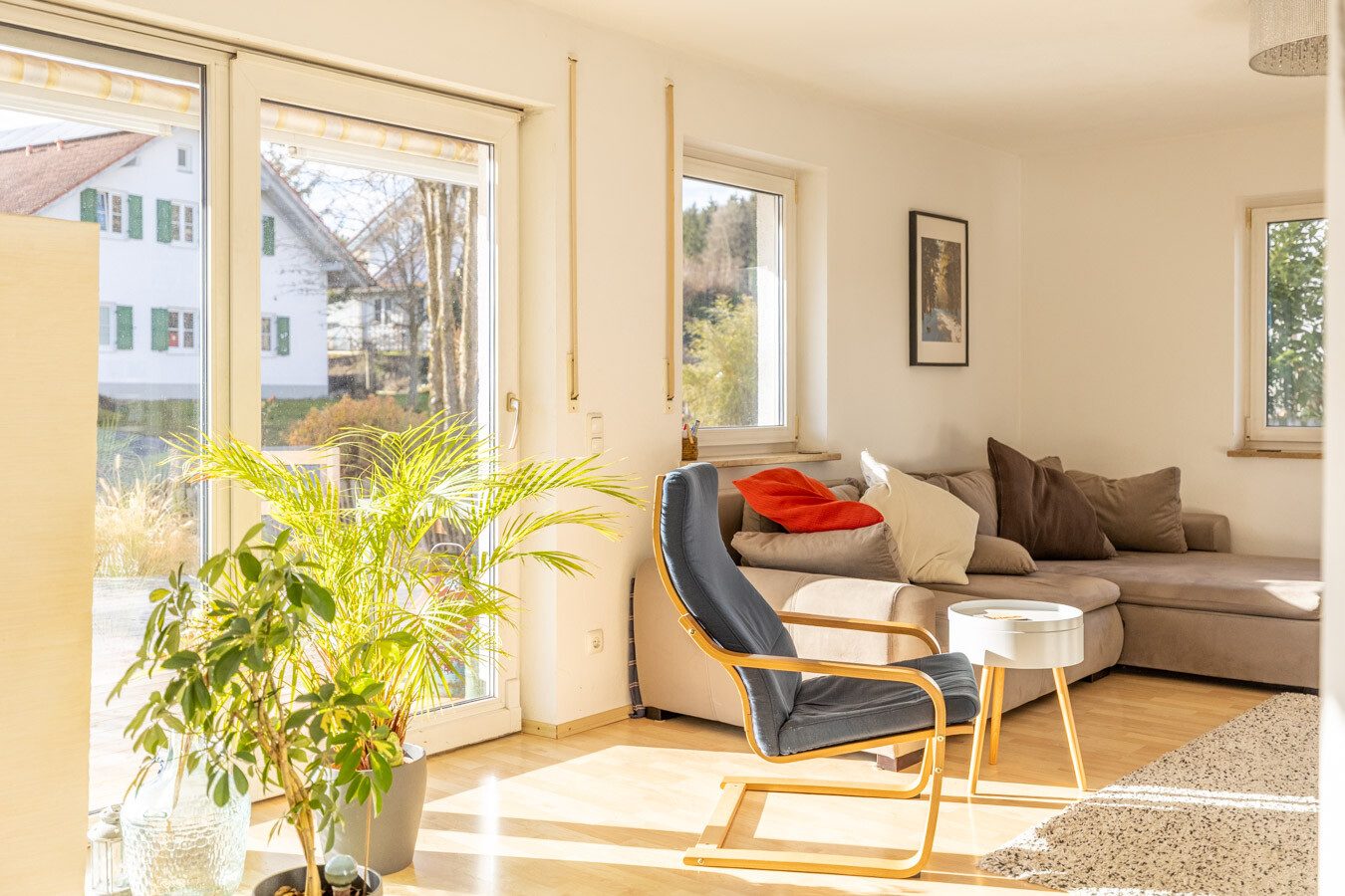 Immobilienangebot - Jengen / Beckstetten - Alle - Stilvolles Einfamilienhaus mit traumhaftem Ausblick, Doppelgarage & Vollunterkellerung