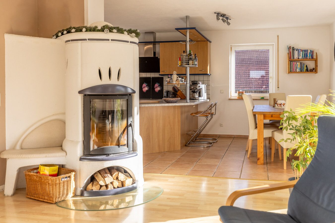 Immobilienangebot - Jengen / Beckstetten - Alle - Stilvolles Einfamilienhaus mit traumhaftem Ausblick, Doppelgarage & Vollunterkellerung