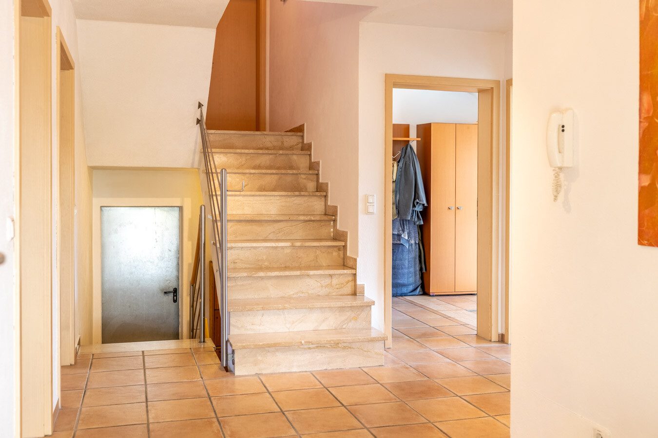 Immobilienangebot - Jengen / Beckstetten - Alle - Stilvolles Einfamilienhaus mit traumhaftem Ausblick, Doppelgarage & Vollunterkellerung