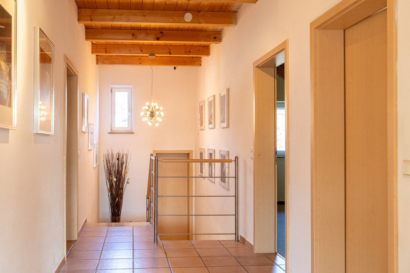 Immobilienangebot - Jengen / Beckstetten - Alle - Stilvolles Einfamilienhaus mit traumhaftem Ausblick, Doppelgarage & Vollunterkellerung