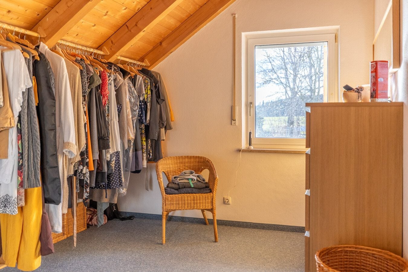 Immobilienangebot - Jengen / Beckstetten - Alle - Stilvolles Einfamilienhaus mit traumhaftem Ausblick, Doppelgarage & Vollunterkellerung
