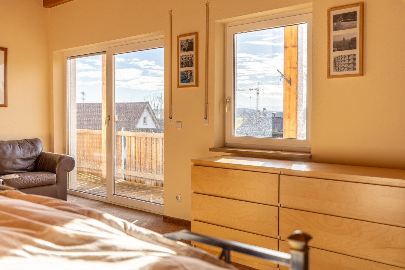 Immobilienangebot - Jengen / Beckstetten - Alle - Stilvolles Einfamilienhaus mit traumhaftem Ausblick, Doppelgarage & Vollunterkellerung