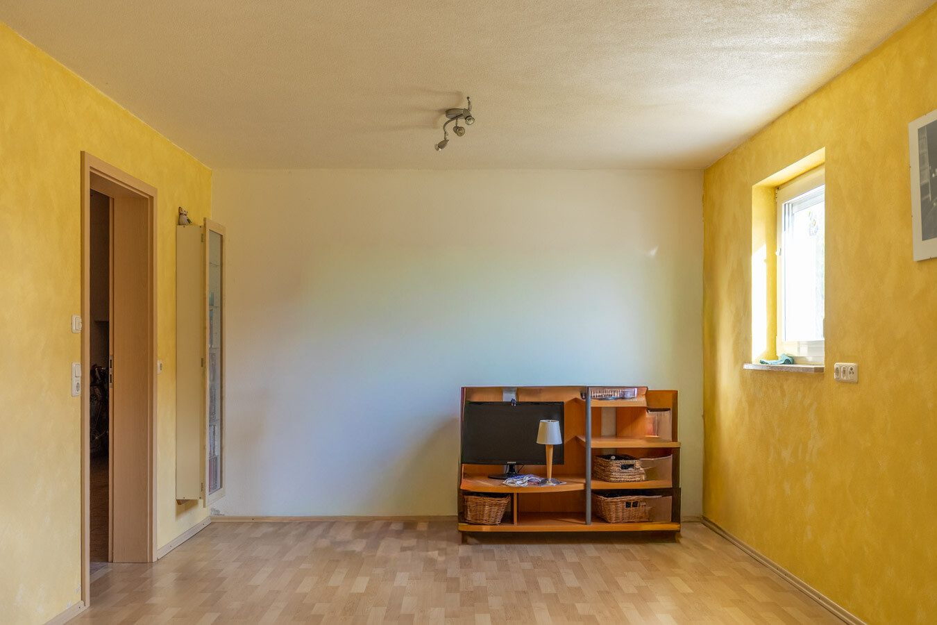 Immobilienangebot - Jengen / Beckstetten - Alle - Stilvolles Einfamilienhaus mit traumhaftem Ausblick, Doppelgarage & Vollunterkellerung