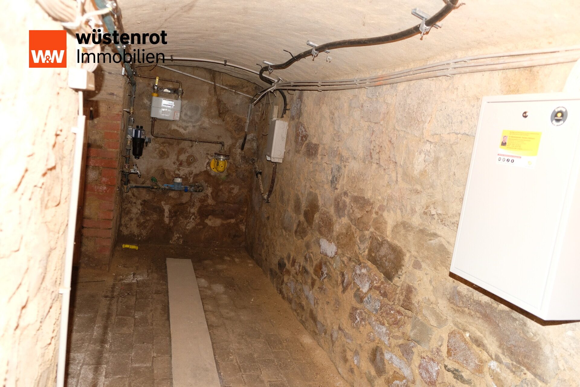Immobilienangebot - Döbeln - Alle - Sehr schönes MFH im Zentrum von Döbeln – Kapitalanlage mit Ausbaupotenzial