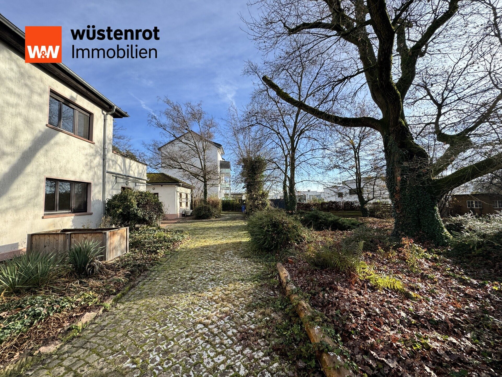 Immobilienangebot - Worms - Alle - +++WORMS-WEINSHEIM: DOPPELHAUSHÄLFTE MIT EINLIEGERWOHNUNG UND GEWERBERAUM IN RUHIGER, GRÜNER LAGE+++