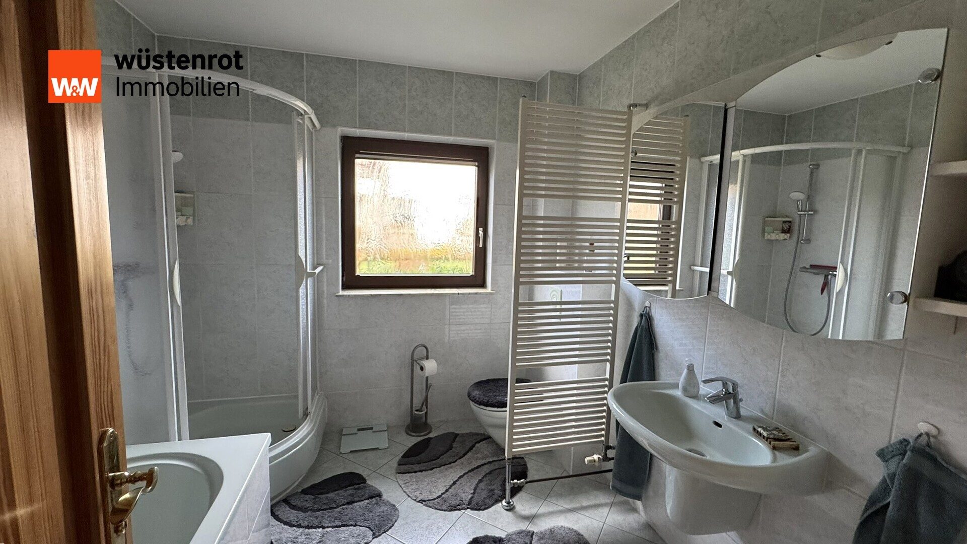 Immobilienangebot - Lebus - Alle - WOW - 2-Familienhaus in Lebus mit großem Garten und Doppelgarage sucht neuen Eigentümer