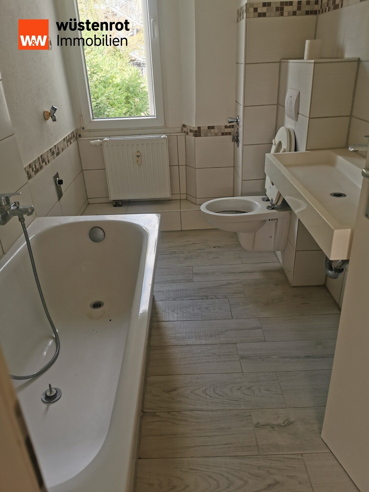 Immobilienangebot - Roßwein - Alle - Großzügige 5-Raum-ETW in Roßwein – saniert, renoviert, vermietet, ideal zur Kapitalanlage