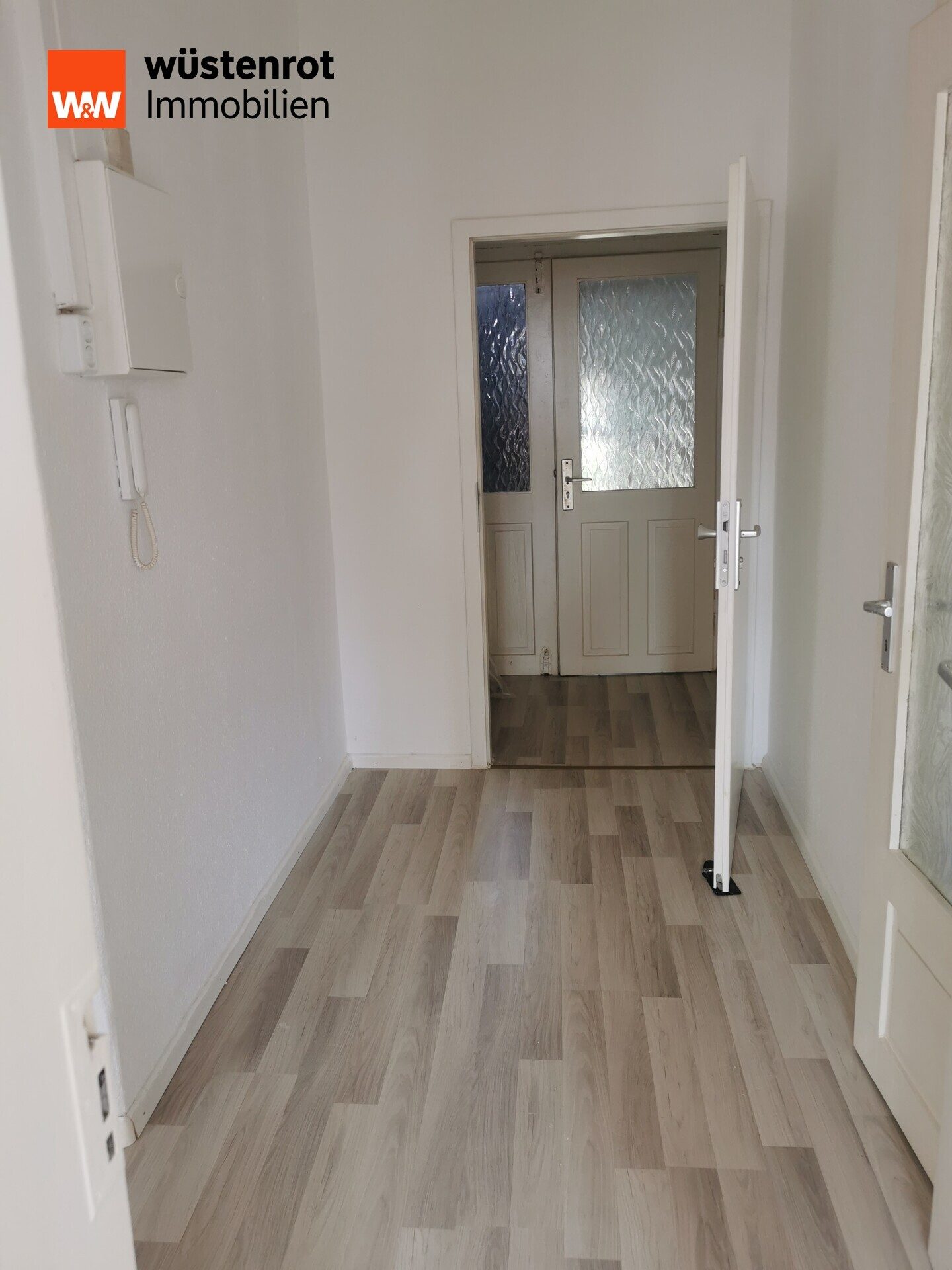 Immobilienangebot - Roßwein - Alle - Großzügige 5-Raum-ETW in Roßwein – saniert, renoviert, vermietet, ideal zur Kapitalanlage