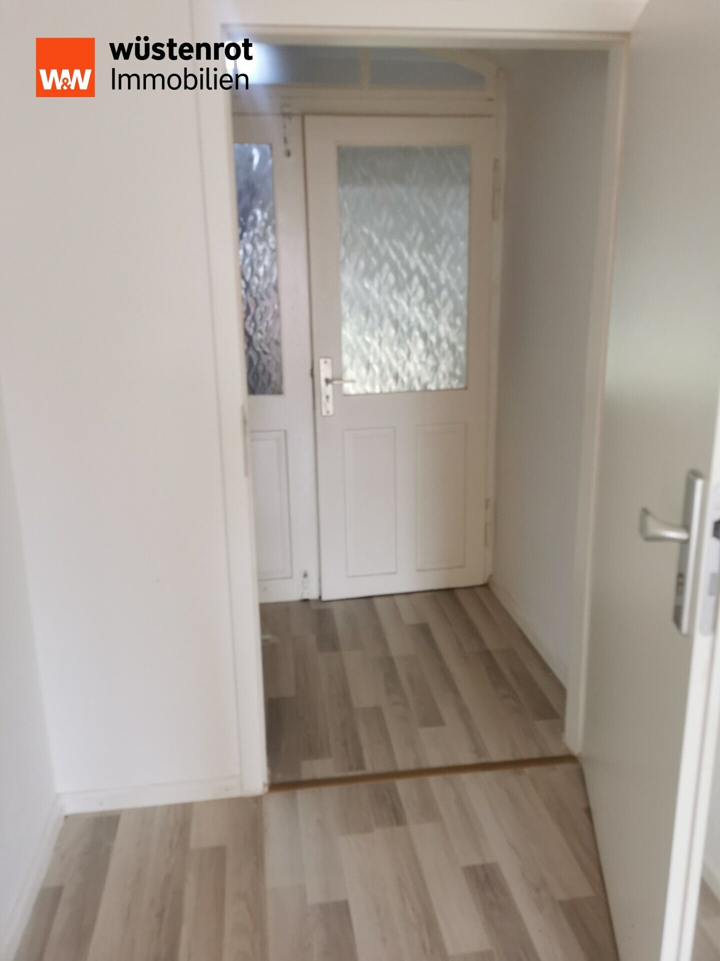 Immobilienangebot - Roßwein - Alle - Großzügige 5-Raum-ETW in Roßwein – saniert, renoviert, vermietet, ideal zur Kapitalanlage