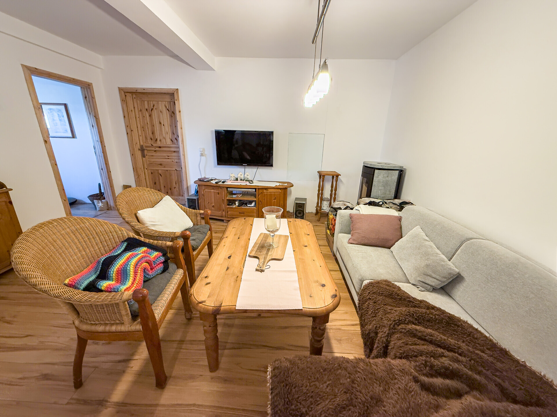 Immobilienangebot - Butjadingen - Alle - Charmantes Einfamilienhaus mit Einliegerwohnung und guten Möglichkeiten für Pferdehaltung