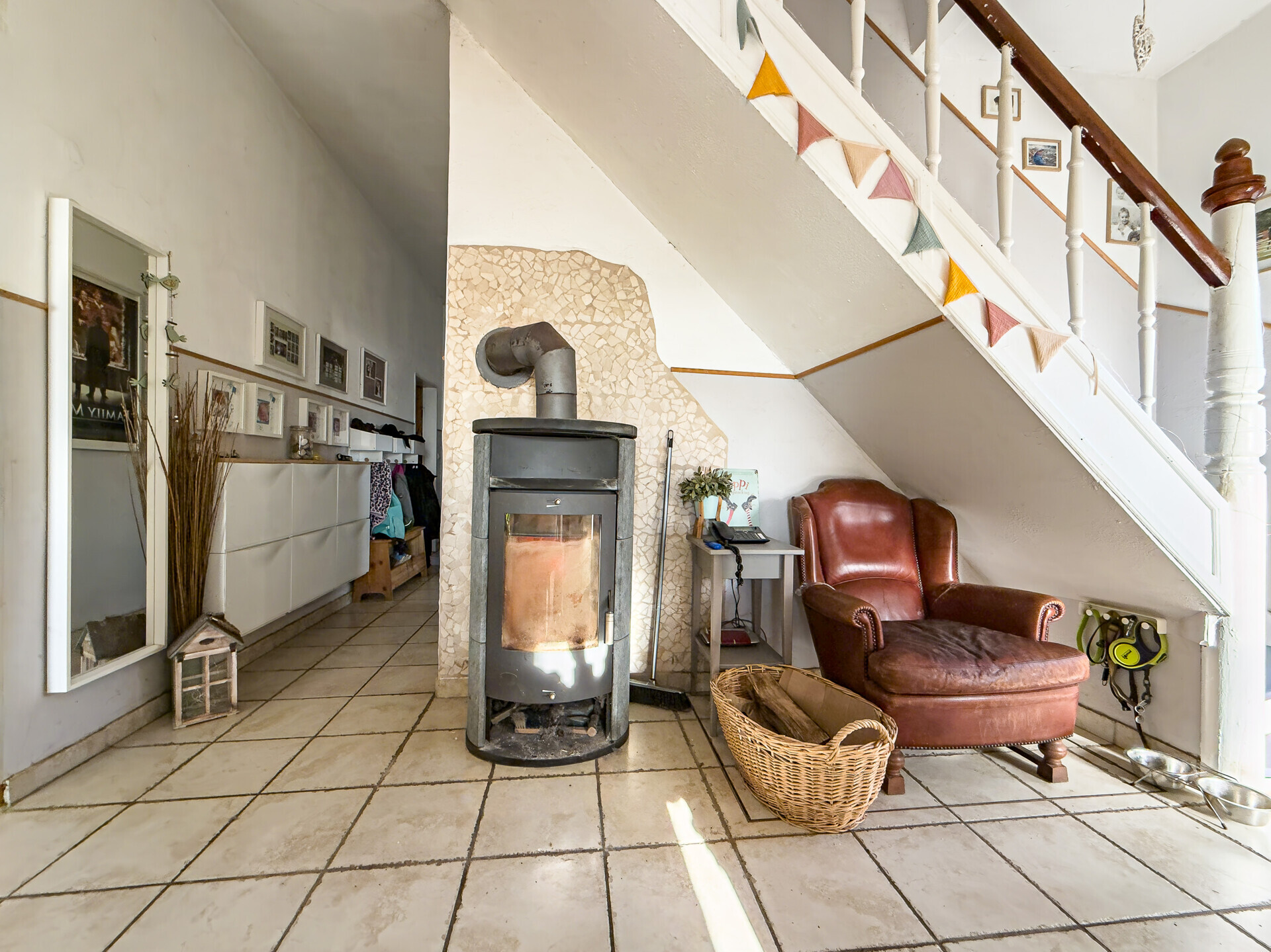Immobilienangebot - Butjadingen - Alle - Charmantes Einfamilienhaus mit Einliegerwohnung und guten Möglichkeiten für Pferdehaltung