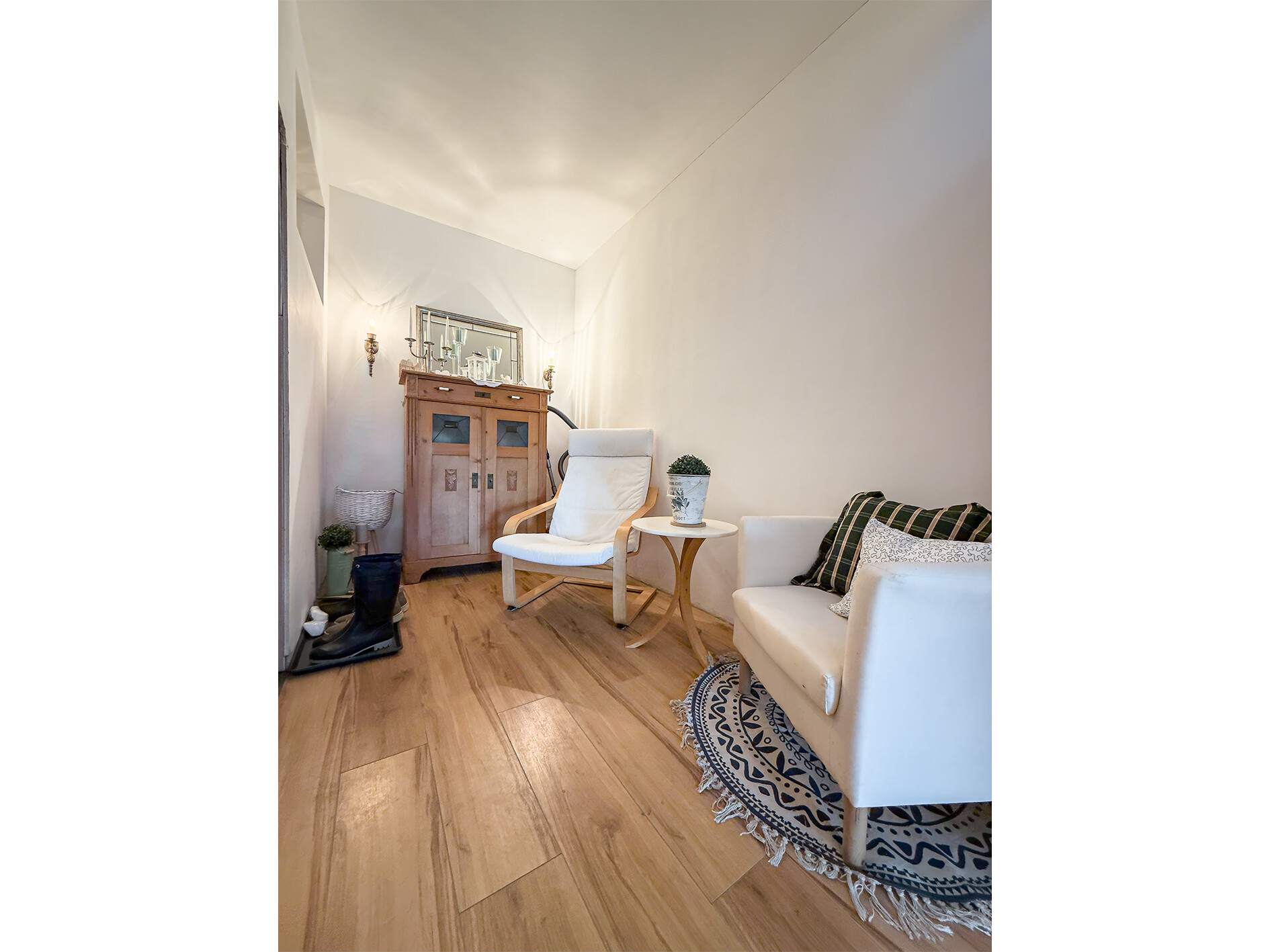 Immobilienangebot - Butjadingen - Alle - Charmantes Einfamilienhaus mit Einliegerwohnung und guten Möglichkeiten für Pferdehaltung
