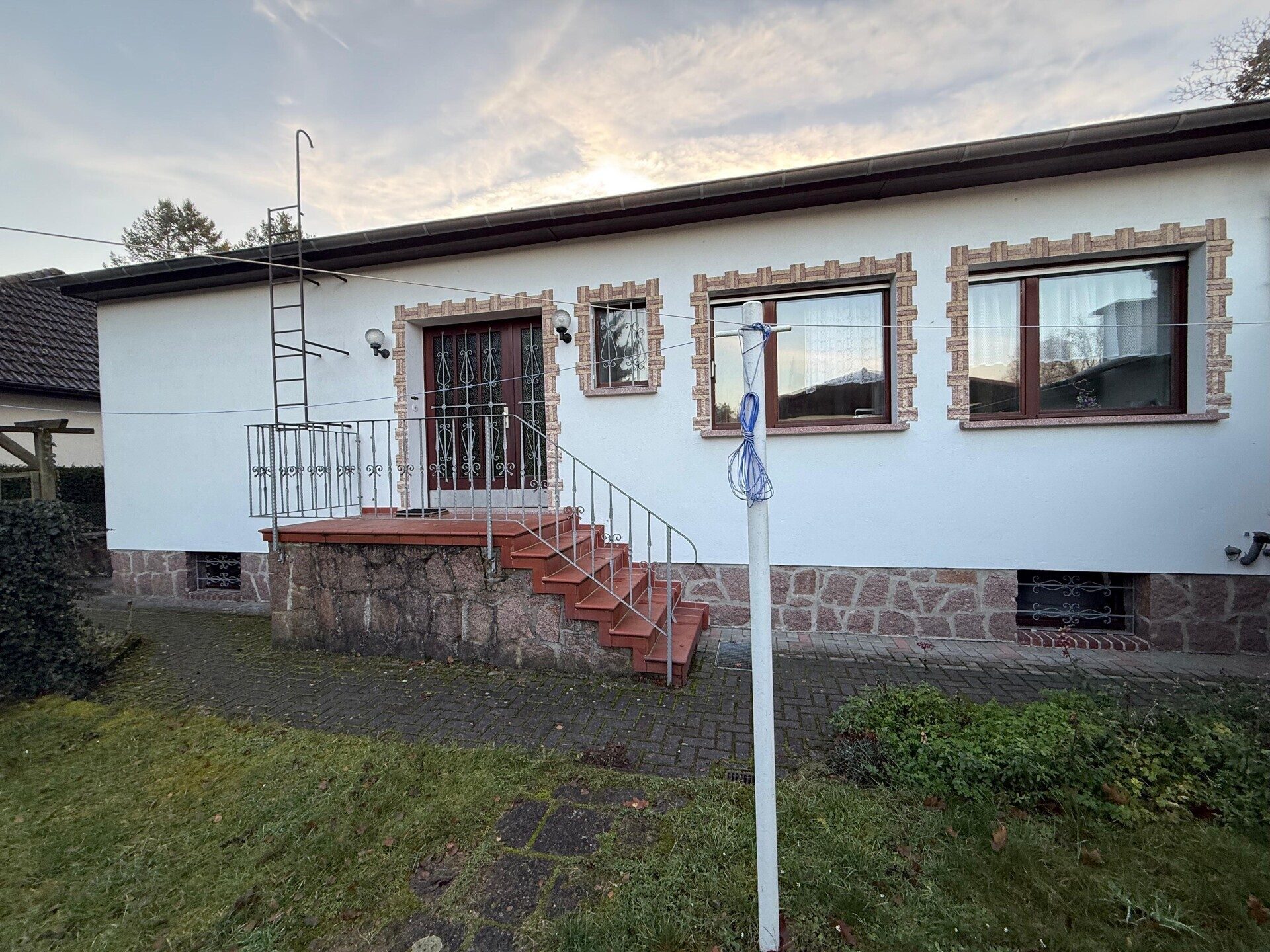 Immobilienangebot - Treuenbrietzen - Alle - Wohnen am Waldrand – Gepflegtes Einfamilienhaus mit großem Potenzial und idealer Lage in Treuenbrietzen